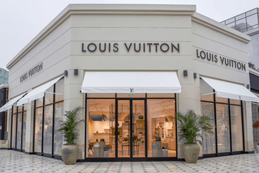 Los accesorios de moda son hits del nuevo local de Louis Vuitton en Nueva  York – PuroDiseño